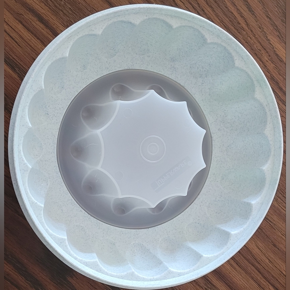 Tupperware JELLO Mold - Picture 2 of 8